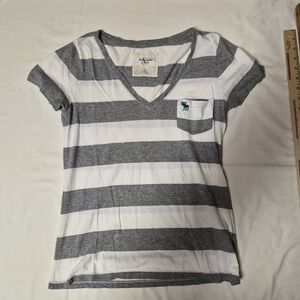 Abercrombie & Fitch Grey Striped V-Neck Pocket Tee - Size L - Soft Heathered Cot